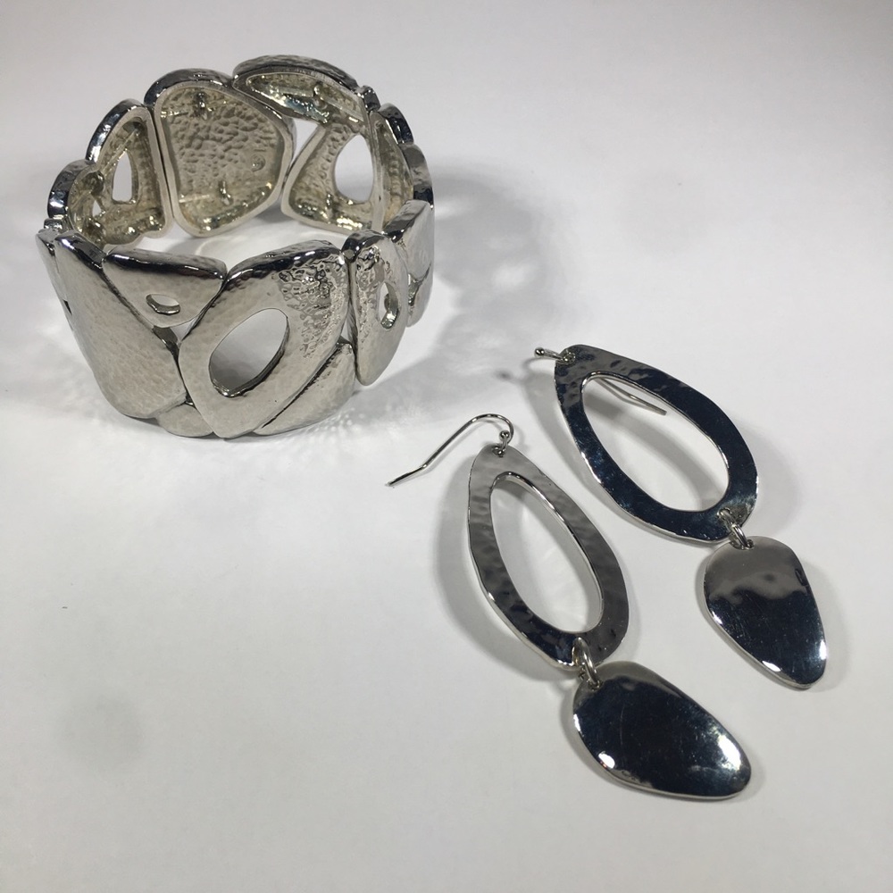 CHICO’S EARRINGS AND BRACELET SET